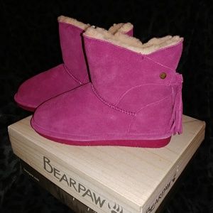 NIB Mia youth tassel bearpaw boots